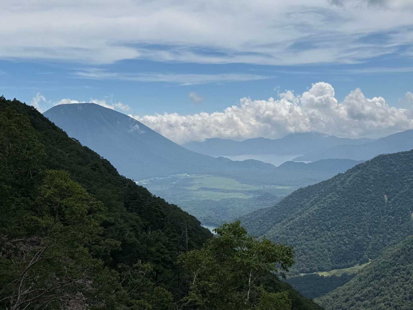 男体山と戦場ヶ原と中禅寺湖