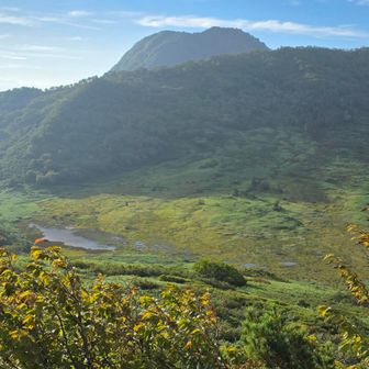 黒沢池湿原と妙高山