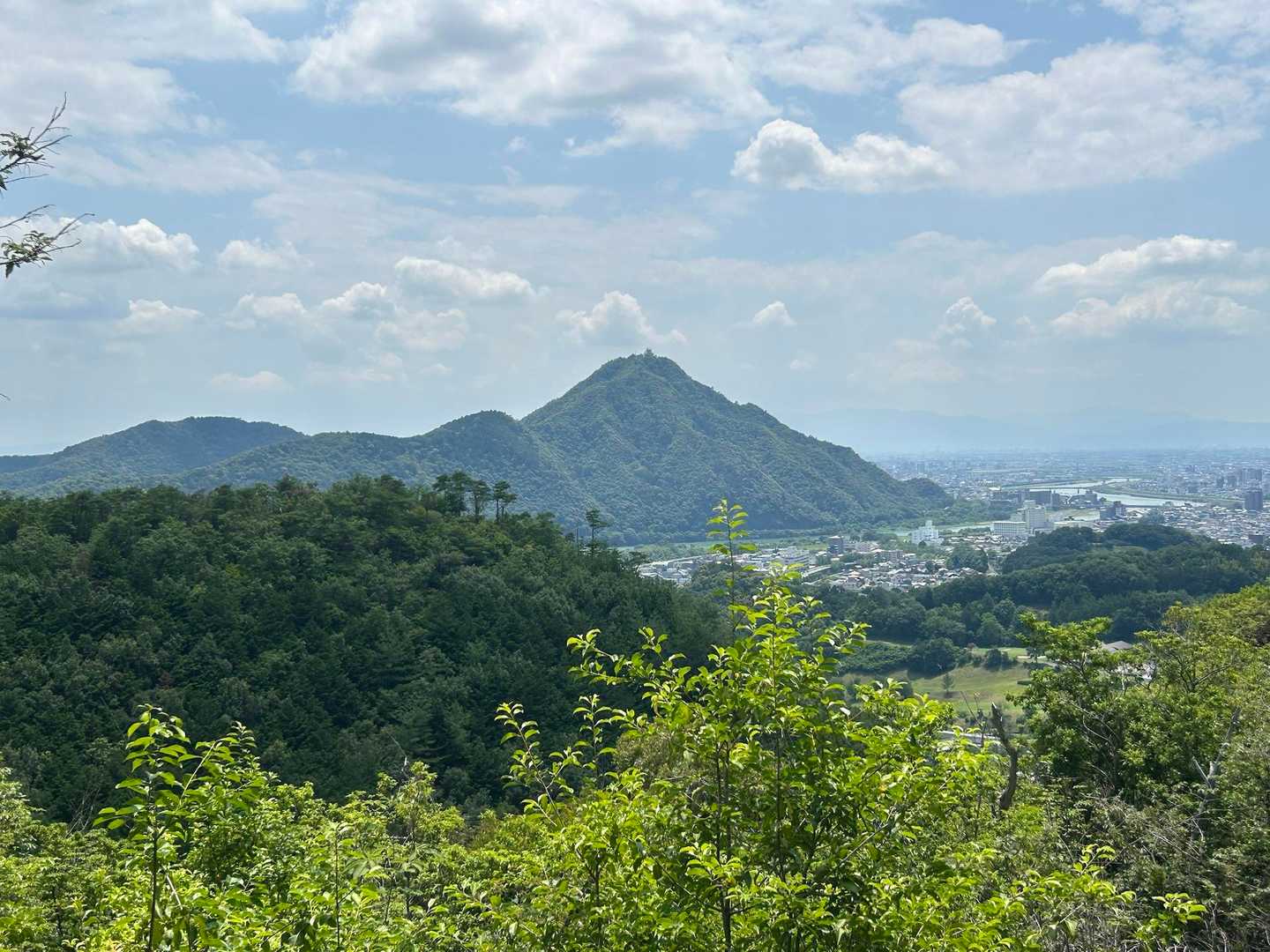 いろんな所から金華山👀…が鼻下出血中🩸😅