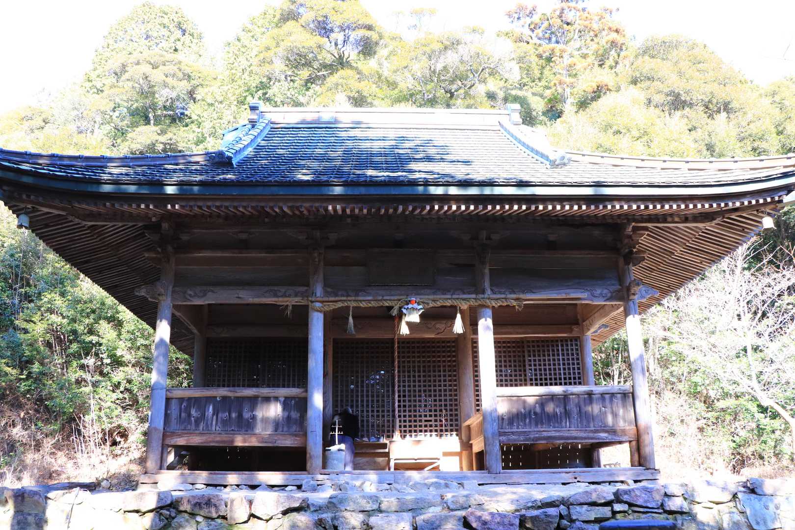 虚空蔵堂
正月用のしめ飾りが飾られています