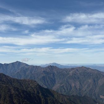 祖母山の奥に阿蘇⛰️