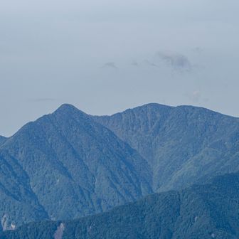 偃松尾⛰️と黒桂岳⛰️
まだまだ知らない山が多いなぁ