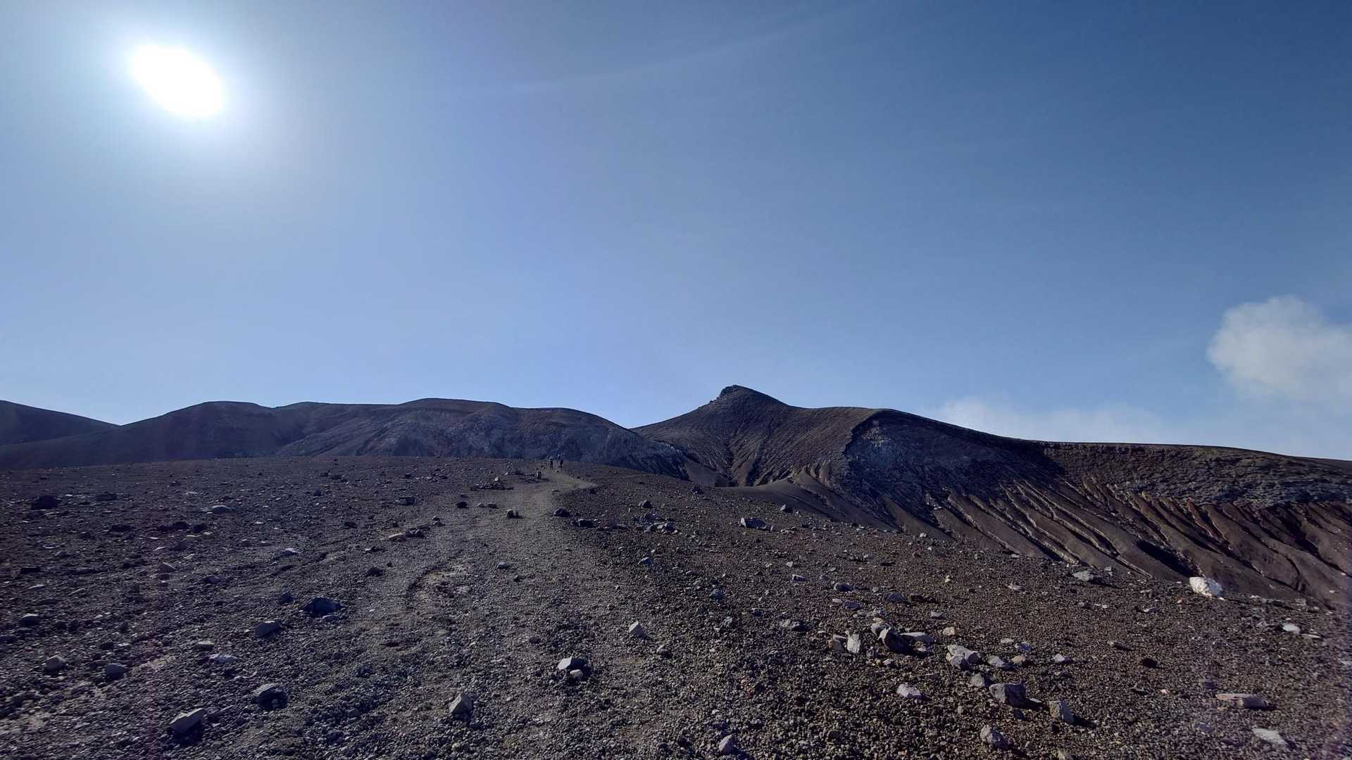 今日は風向きが南向きだったので、前十勝岳からの火山性ガスにヤラれることはありませんでした😷