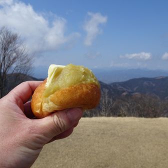 同じく買ったサツマイモバターサンド