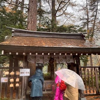 穂高奥宮にお参りする山友