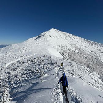 さて目の前に聳え立つ硫黄岳🏔️へアタックしましょう