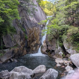 昇仙峡は秋の紅葉🍁が有名で人気スポットだ。