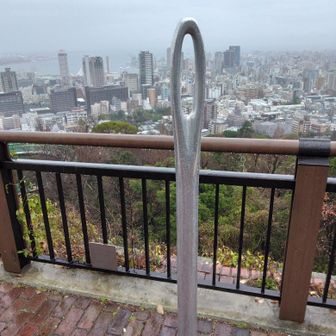 ここ？なんか、巨大な針に見えなくも。。。