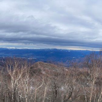 今日は曇天ながらも、ぐる〜り群馬県境の山々が全部見えた！