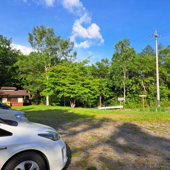 権兵衛峠駐車場は既に10台くらい🛻🚕🚗
気温は9度💦

トイレは和式のポットン💩