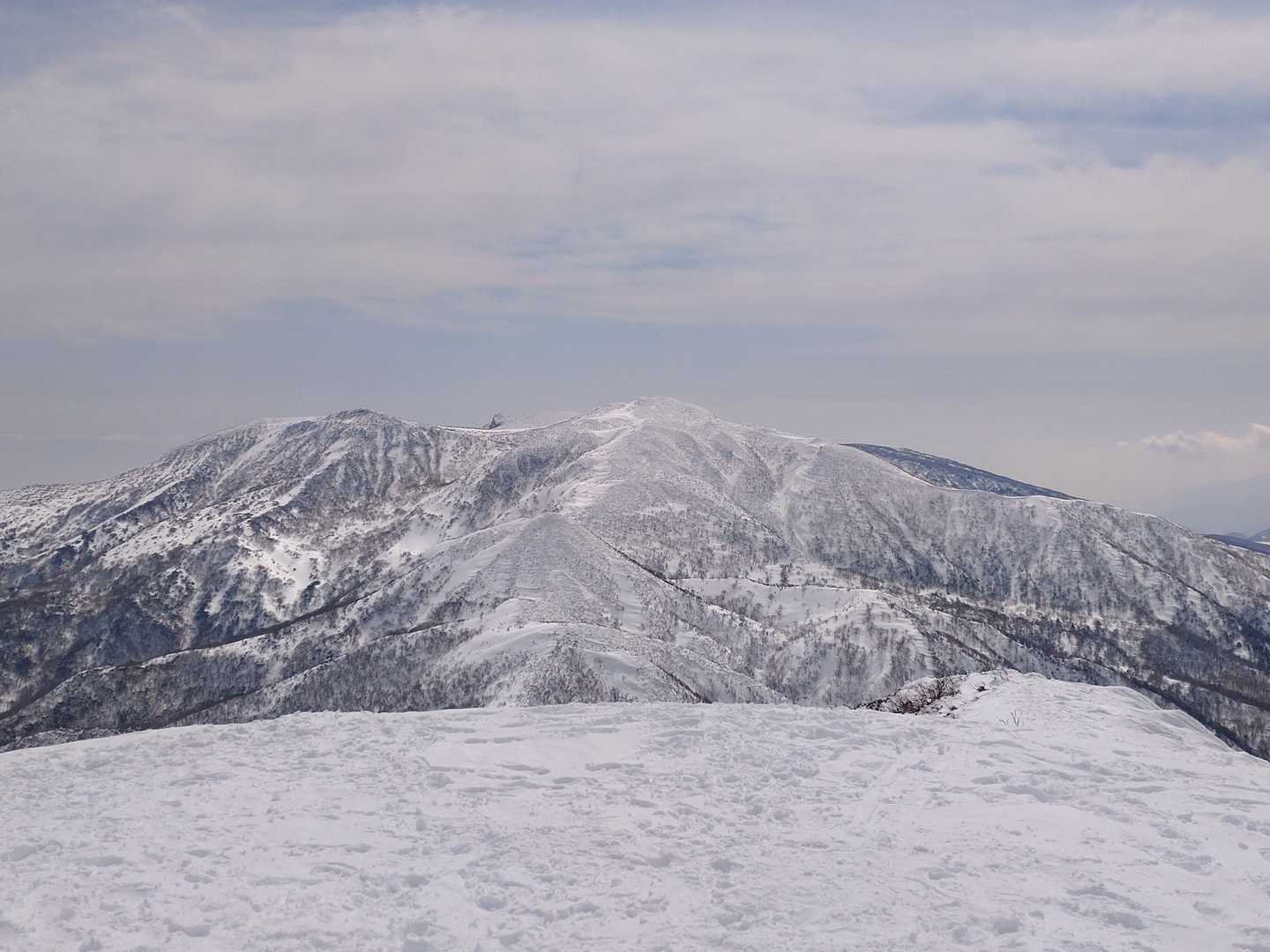 甲子旭岳頂🗻💓
ヤッター㊗️
ここに来るまでは、氷柱探しに没頭したので踵の痛みも忘れ、痛くて当たり前🥵になっていました😅