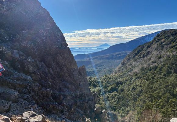 絶景！北八ヶ岳 にゅう～高見石 / まりんさんの蓼科山・横岳・縞枯山の