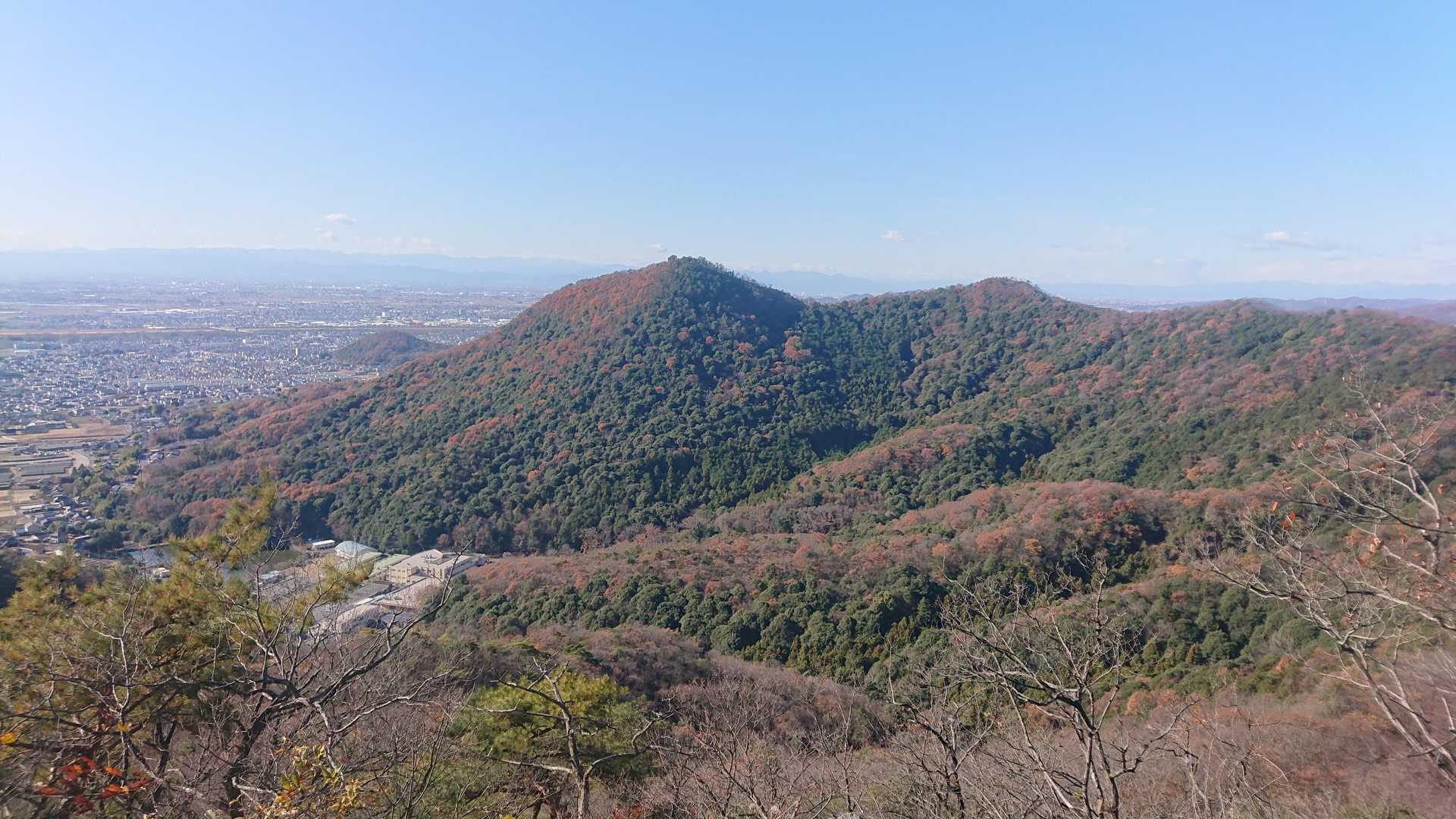 大坊山を望む