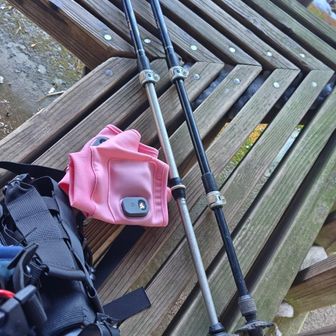 先週因島アルプスで折ってしまったLEKIポールは、下記サイトで中古5,610円で購入👛

今回アンチショックタイプだからか、下側はスクリュー式でちょっと色も違いました。
この「片ちんば」も自分への戒め🤠
あえて片方は旧式を使い、大事に大事に愛用します。

このサイトはAmazonアカウントで楽に決済可能なので、オススメしておきます。
下山開始〜🚶‍♀

https://www.outdoorparadise.jp/