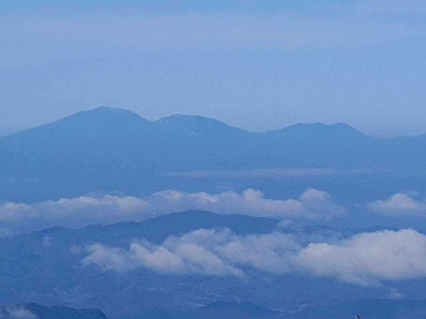 浅間山🌋噴火警戒レベルが1に下がったので、前掛山まで登れるようになったのかな？