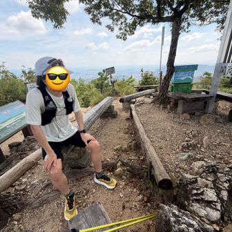 明王山(みょうおう)山頂
八ヶ岳3人で行ったメンバーがここでたまたま合流💪🏻
今日は登山の人あんまりいなくてトレランさんばかり