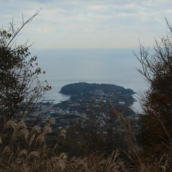 山頂からの眺めです。
これ以外はあまり良い風景はありませんでした。