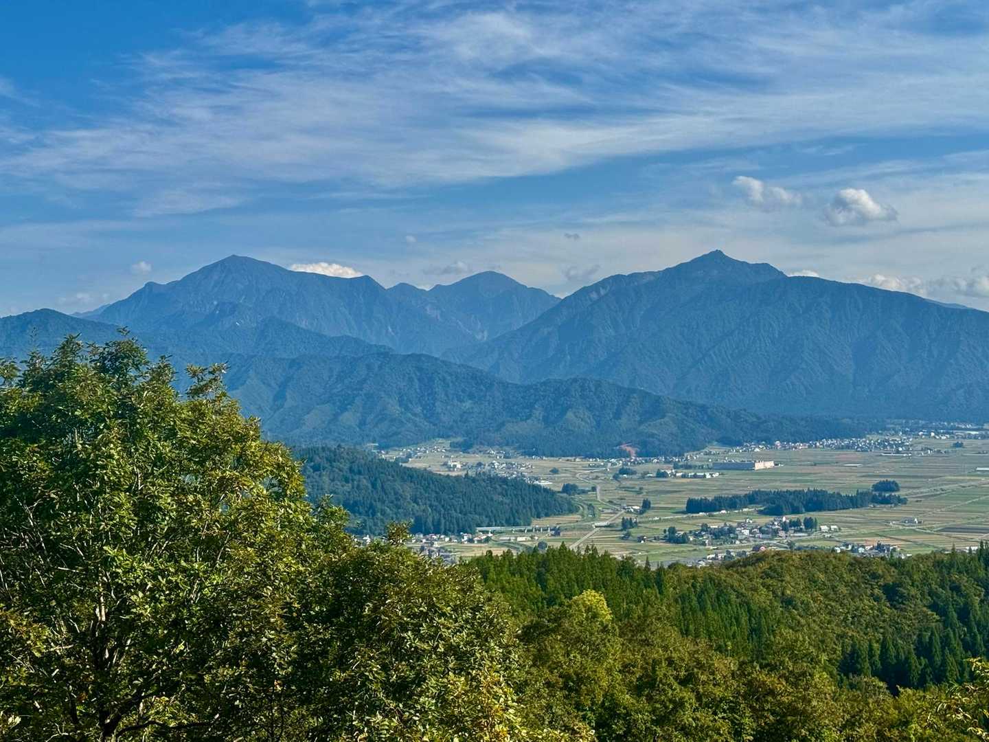 おお！越後三山がさらに近くに。