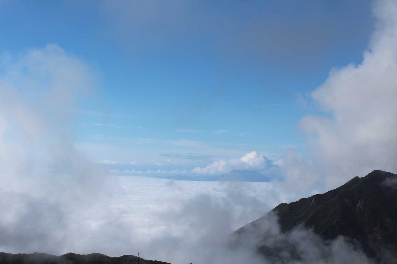 モクモクモク☁