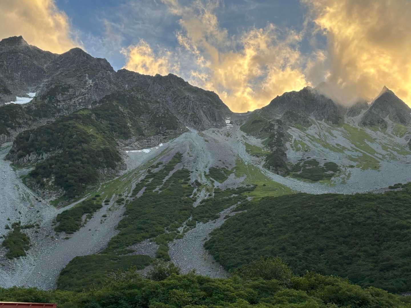奥穂高岳方面
美しい。