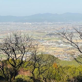 そんなネタを考えながら歩いて山頂へ⛰️

今日は比較的よく見えました👀✨

山頂からは奥の院を経て...