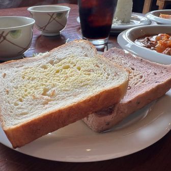 ご飯orパンが選べます🍚🍞