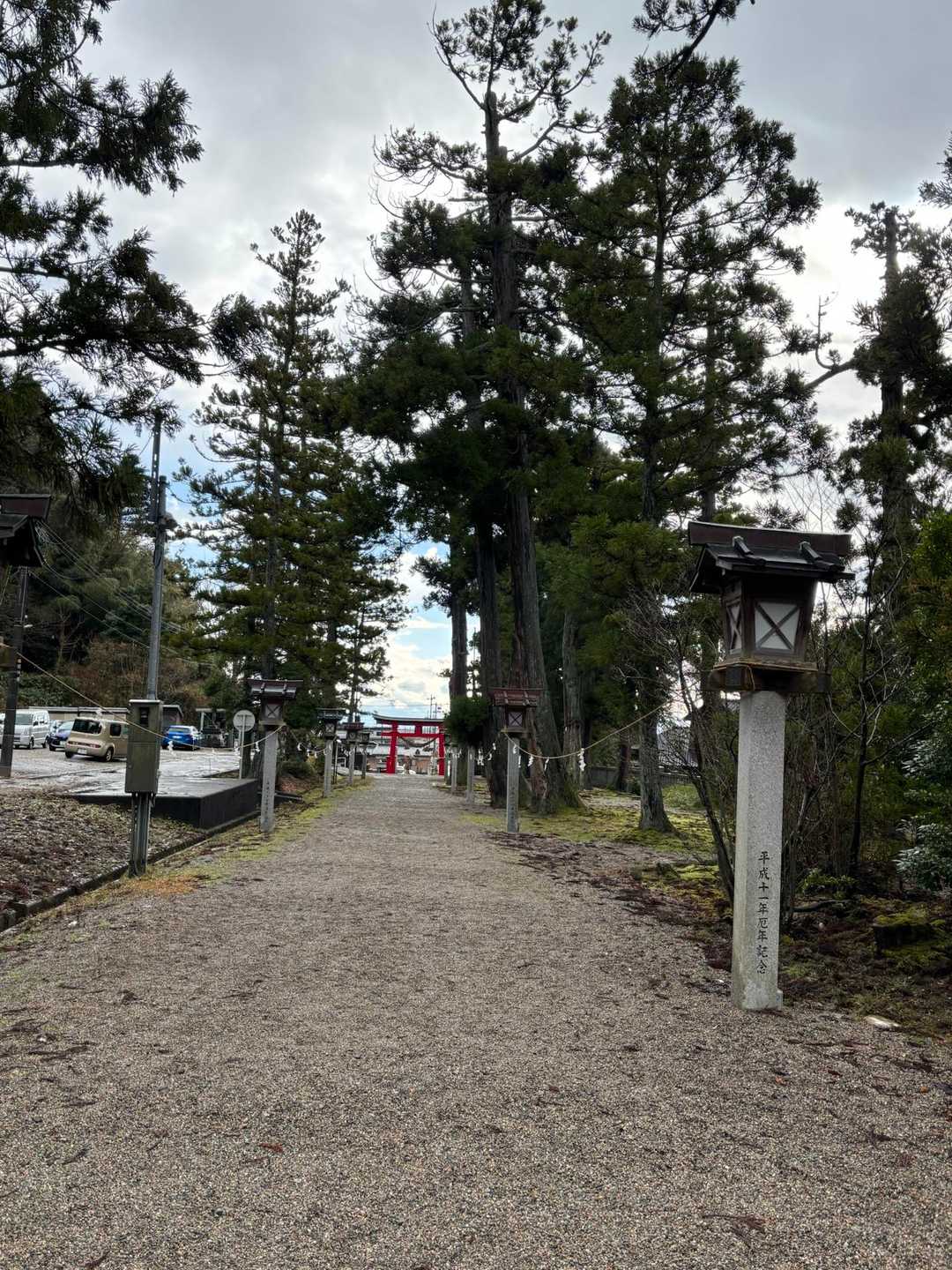 下山して帰り道の参道
