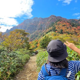 何度も布団を掛け直してあげたのに...
もう一緒に寝たくないです😖笑