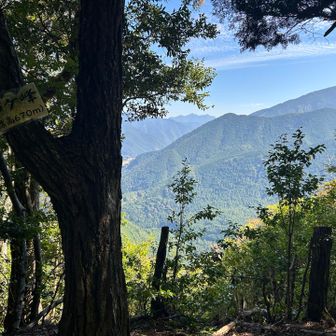 佛ヶ峰・670m
ここは眺望いいの知ってた！