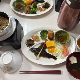 原の小屋の夕食