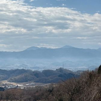 崇台山 山頂から御荷鉾山