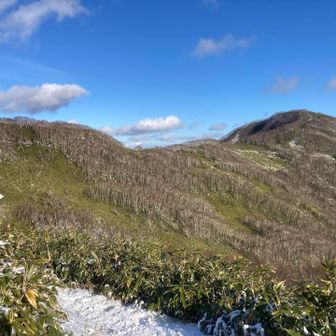 振り返ると晴れ始めている．