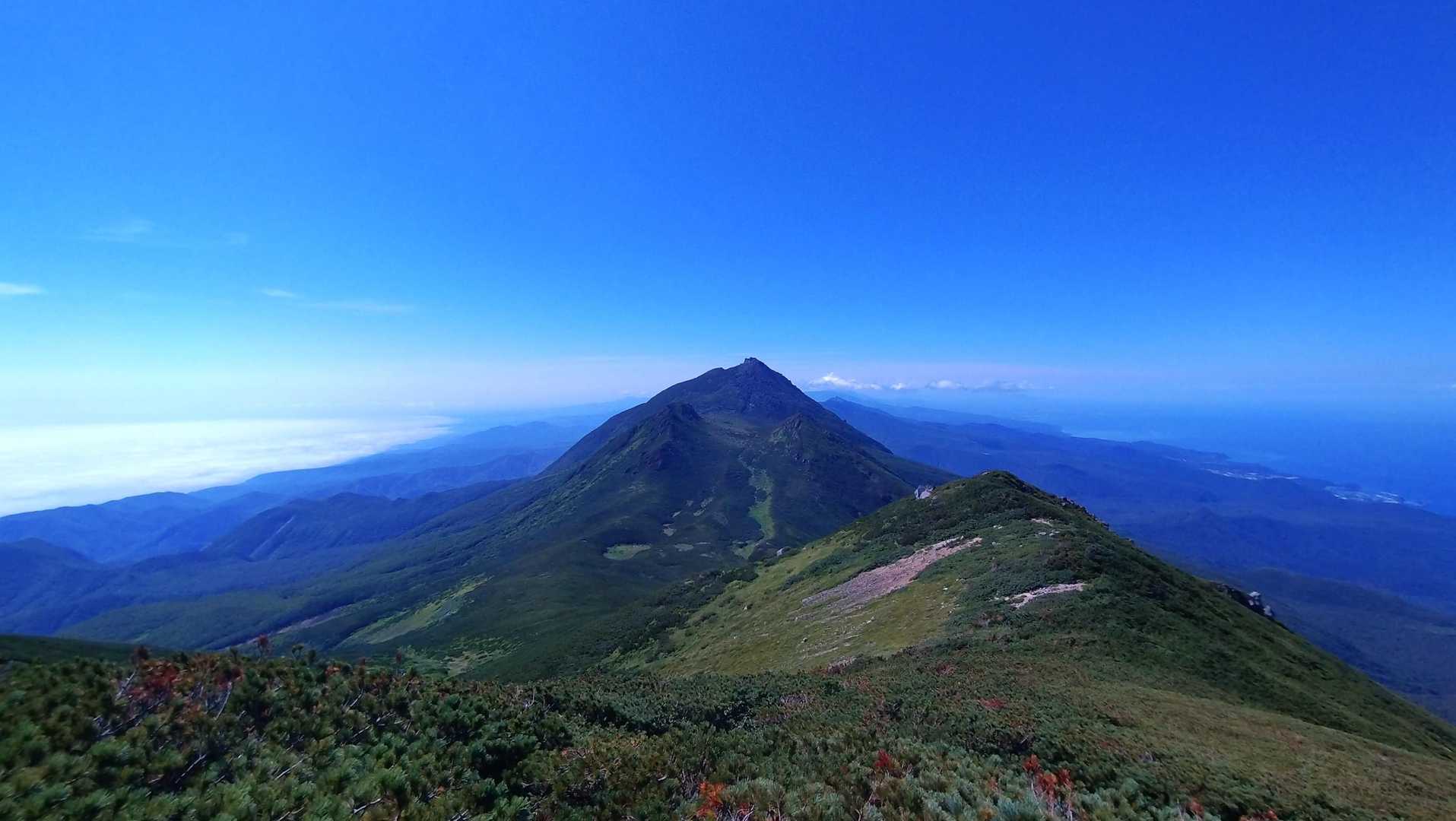 最終目的地の羅臼岳が見えてきた✨