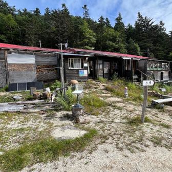 南御室小屋　お水もらえます。