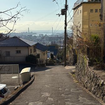 阪急岡本駅から車道歩き🚶‍♀️
ずっーと坂道登る