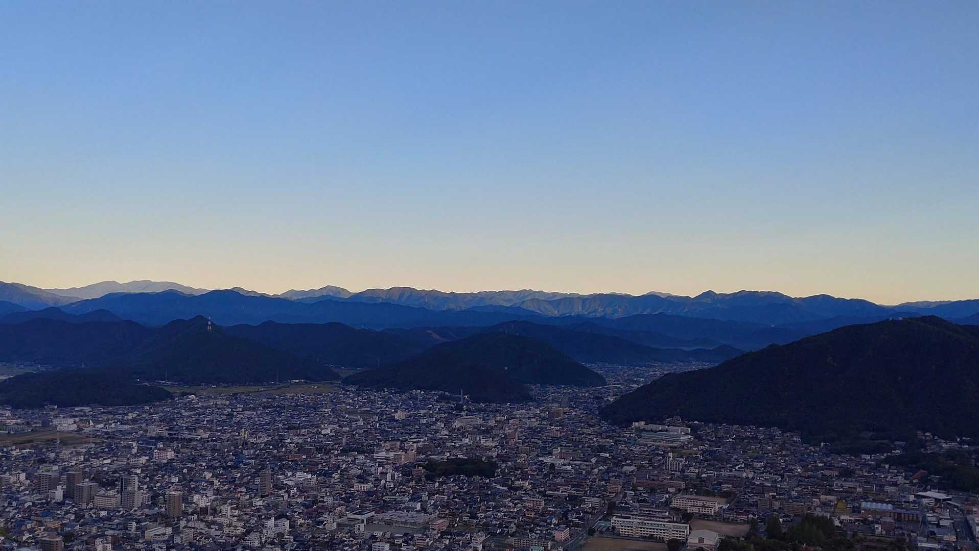 能郷白山の方面も