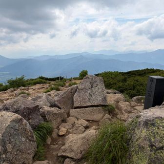 きたー！燧ヶ岳⛰️

去年大下痢でミノブチ岳で引き返しましたが、大下痢な極限状態と天気も時間もやばかったので、ここまで来なくて大正解と痛感しました💦
さすが日本百名山、結構キツイですよ💦
尾瀬沼はまた着たいですが、燧ヶ岳はもういいかな💦そんだけキツイ😱