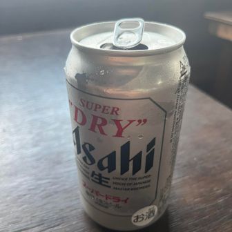 到着時間が遅くなり、夕食17:30直前の時間に冷えたビールが美味い