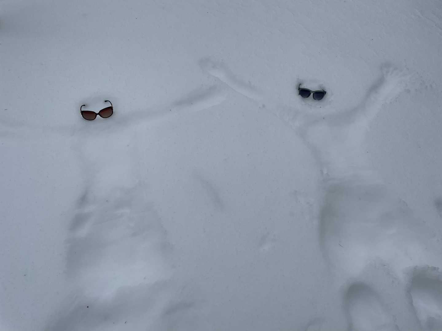 雪があんがい固くて人型がイマイチ💦