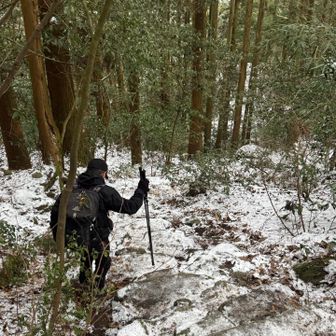 女道はこれまた残雪が…
慎重に慎重に…