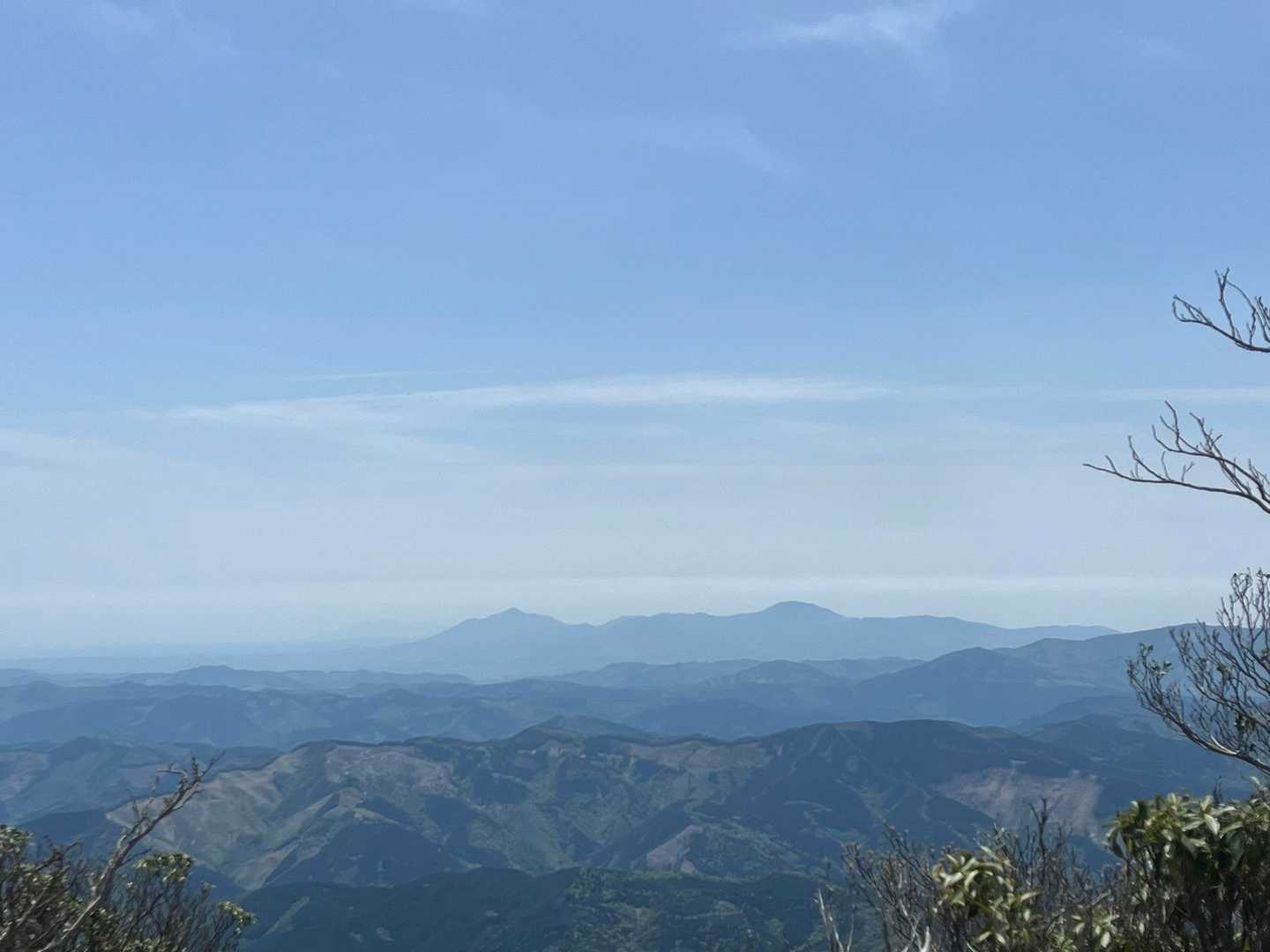 霧島連山方面。高千穂峰はいつか行ってみたい。
