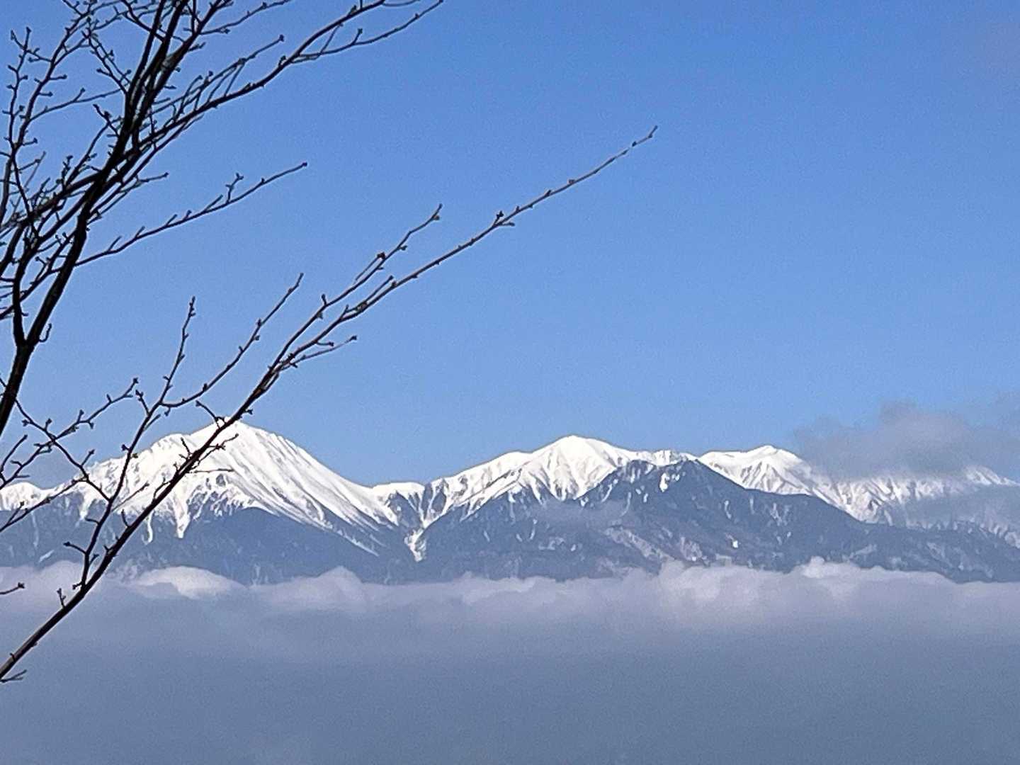 雲が取れて常念岳が見えました🙌
