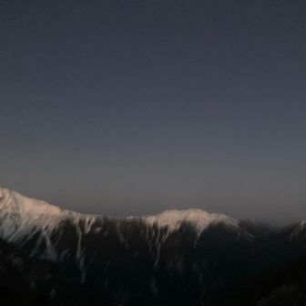 早朝出発。まだ夜明け前だけどすでに美しい。