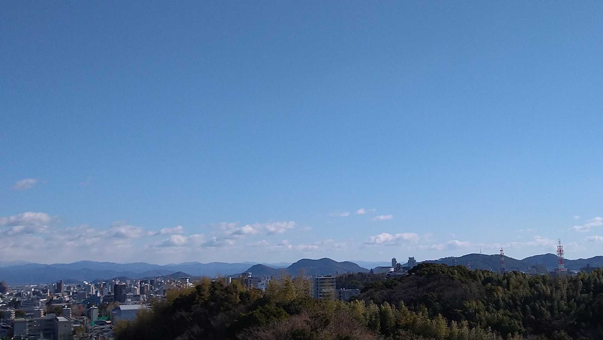 次は高知城（大高坂山）目指して市街地テクテク👣