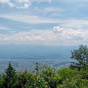 いい山が観えてるよ〜🤩
一番右側は一緒に登ってる山だね笑
ここまで眺望無しでしたから😂嬉しいね〜😆