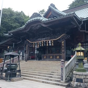 薬王院へ。
今年の夏山の泊まりのアルプス山行計画の5回が天候に恵まれますように🛐🛐🛐
