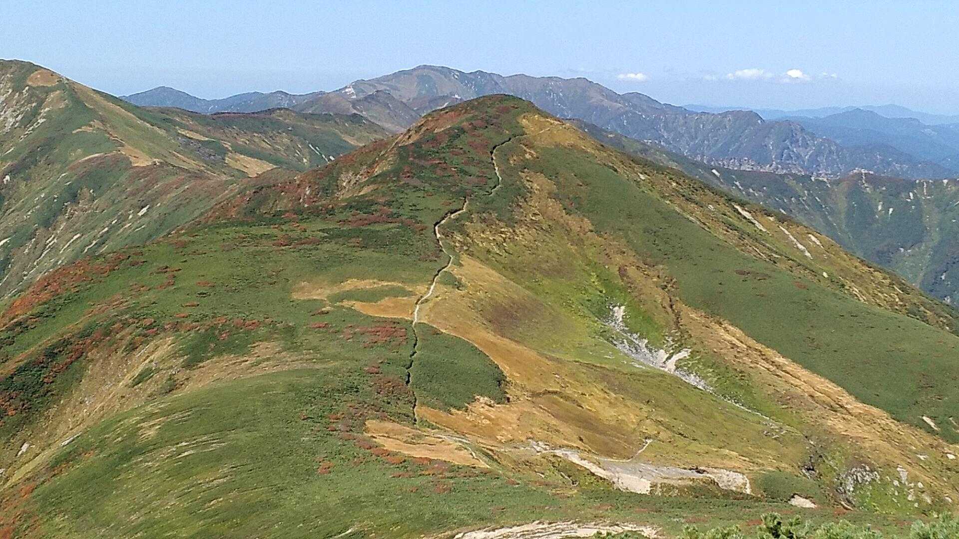 中岳へ続く道