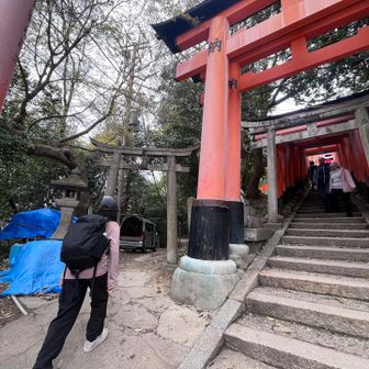 左手は階段なし