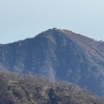 塔ノ岳をズーム