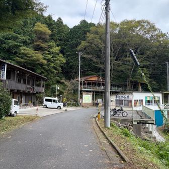 もう少し歩くと顔振峠到着